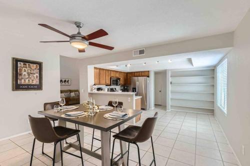 Modern Spacious 3 BR Home Pool and Game in Desert View Village