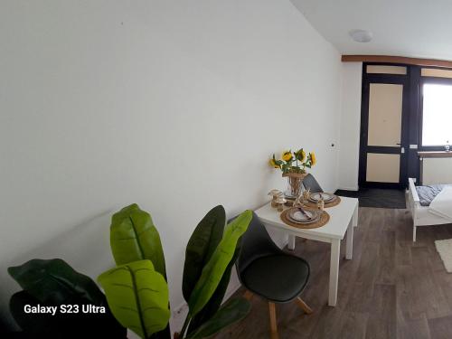 Fully Equipped Apartment - Tap to explore photos