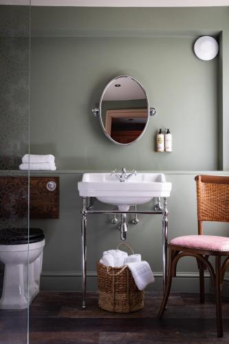 White Hart Hotel - image 7