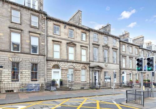 Beautiful 3bed Apt on York Place