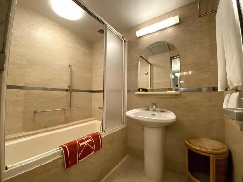 room detail thumbnail 1