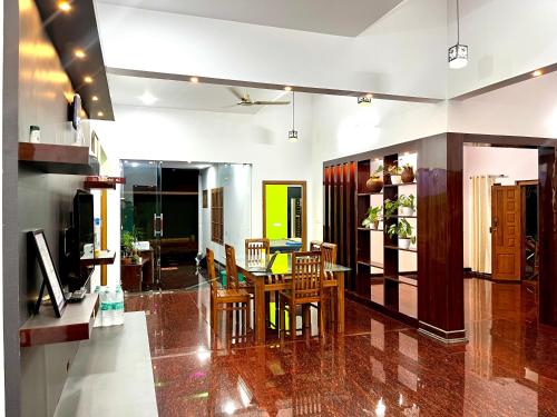 بنغل 3500 متر مربع من 4 غرفة و4 حمام خاص في Wayanad (Entire Private Luxury Resort in Wayanad - Cinnamon) in باتشيلاكادو
