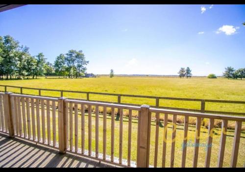Skats, Five Waterings - Luxury Lodge - Romney Marsh, Kent in Snargate