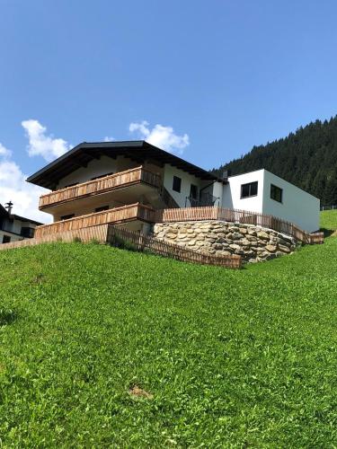 FerienGLÜCK, Apartment in Finkenberg, Österreich