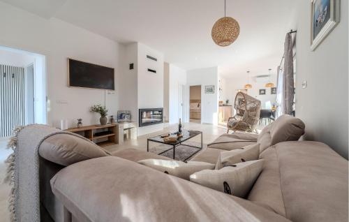 Lovely Home In Jovici in Radovin