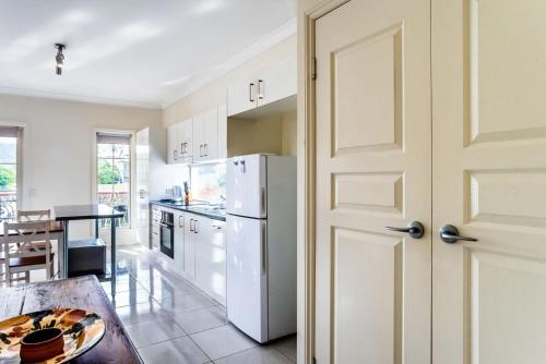 Contemporary 2BR Escape Upper Level Sanctuary