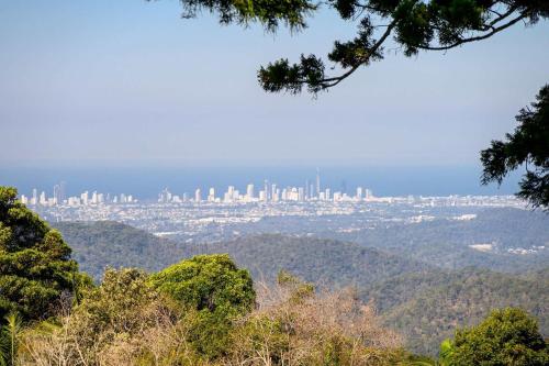 Three Pines - Tiny Home & Gold Coast Views
