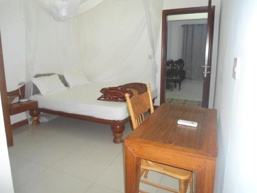 One-Bedroom Apartment image 1
