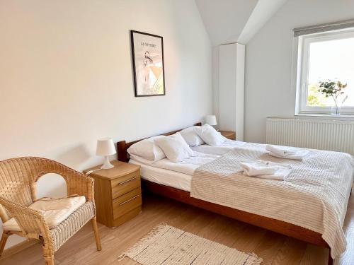 Słoneczny apartament blisko jeziora i gór