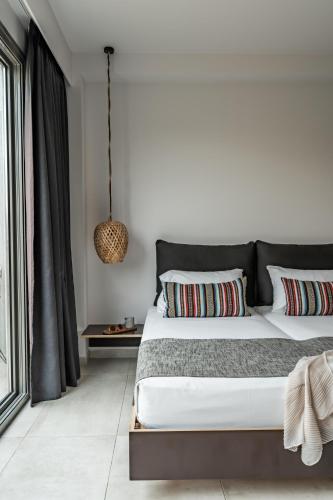 Standard Double Room image 4