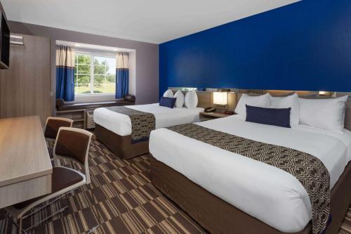 Microtel Inn & Suites by Wyndham Bethel/Danbury in Bethel, USA