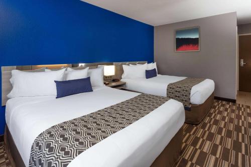 Microtel Inn & Suites by Wyndham Bethel/Danbury in Bethel, USA