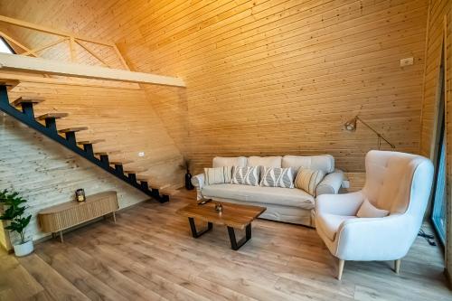 La Căsuțe La Căsuțe