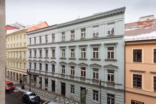 Tranquil Prague Studio Gem - image 3