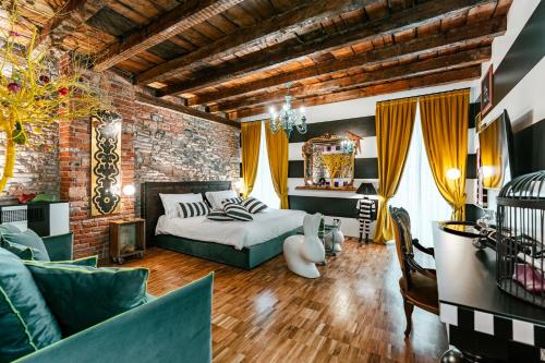 Exterior view of Aurum - Como Luxury Suites