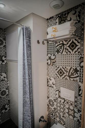 Twin Room image 2