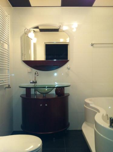 Alex Rooms - image 11