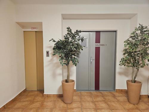 Hotel Trim - image 9