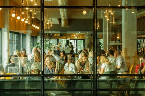 Hotel V Fizeaustraat - image 4