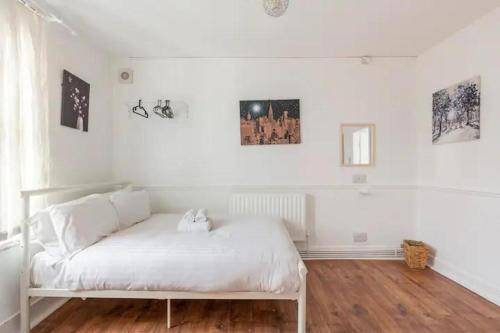 Cheerful Maisonette in the heart of Orrell Park, Liverpool (photo 8)