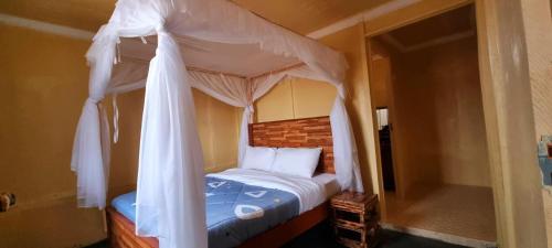 Amanya 2-Bedroom Self Catering Tent in 安博塞利