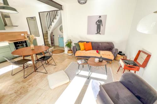 AC - Private Parking - Close to the ramparts AC - Private Parking - Close to the ramparts