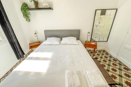 AC - Private Parking - Close to the ramparts AC - Private Parking - Close to the ramparts