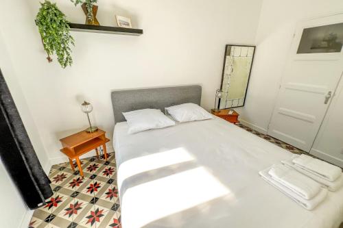 AC - Private Parking - Close to the ramparts AC - Private Parking - Close to the ramparts