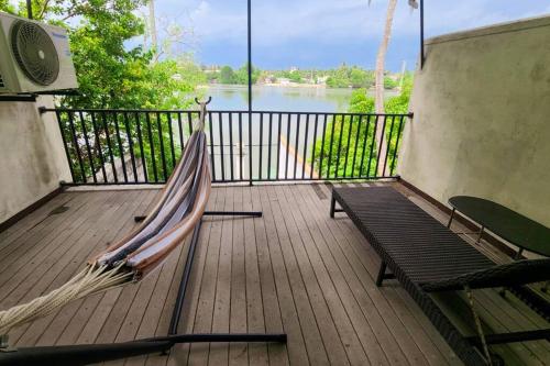 Supanti aplinka, Louis Chalet - tranquil hideout in Moratuva