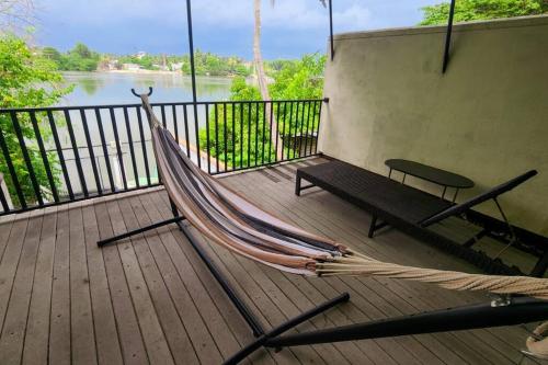 Rodyti, Louis Chalet - tranquil hideout in Moratuva