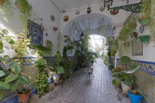 Castilla Triana Courtyard by Valcambre, Sevilla (Foto 2)