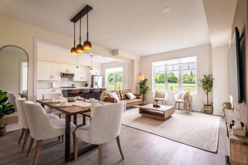 . Spotless 4 bed and 3 bath with Wi-Fi and 1hr to Niagara