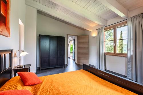   apartment with terrace in Petroio