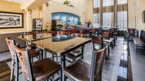 Best Western Plus Cutting Horse Inn & Suites in Weatherford, USA