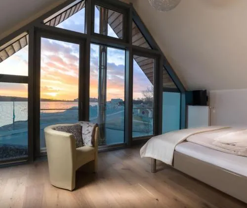 Ostsee - Reetdachhaus Nr 4 "Ostseeperle" im Strand Resort in Heiligenhafen, Deutschland