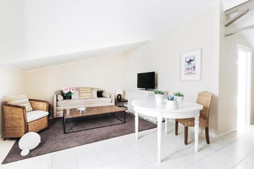 Adriano Residence - image 8