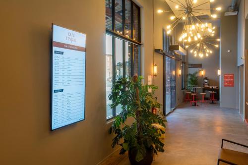 大堂, Quai Central in 圖爾寬