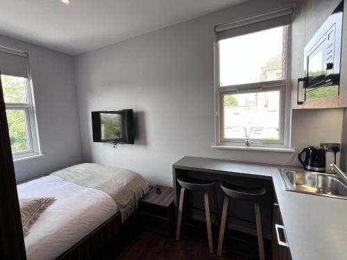 London Studio Retreat - Colney Hatch Lane, Londyn