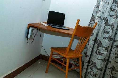 One-Bedroom Apartment image 4