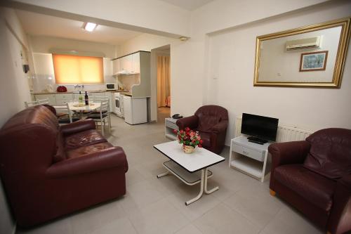 Sunquest Gardens Holiday Resort - image 3