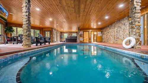 Applewood Manor - image 6