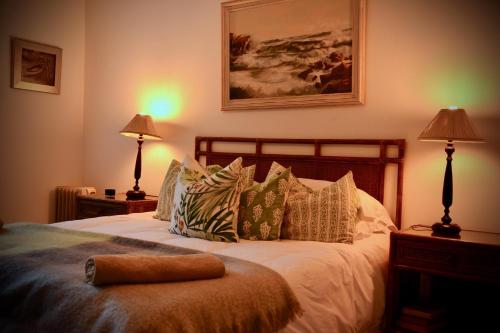 1 double bed, 2 futon beds