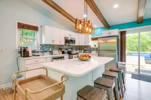 Front Royal Apt on 3 Acres with Mtn Views! in Front Royal, USA