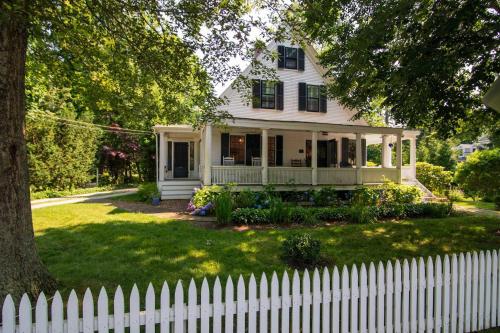 Shopping Restaurants 6 mins to Beach AC in Yarmouth Port (Massachusetts)
