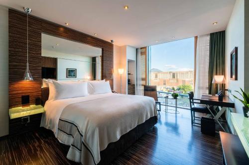 Romeo hotel - image 11