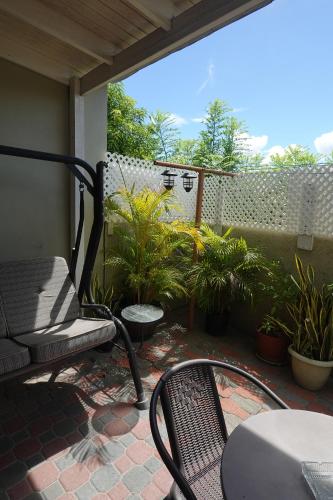 Terraza/balcón, Couples Retreat in Jacar Homes in Spanish Town