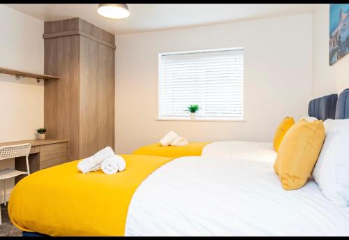 Good Location Free Parking Big Garden Modern House, Swindon (photo 7)