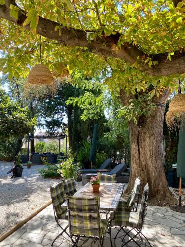 Dārzs, Maison du Midi, 2 Gîtes de charme (Maison du Midi, 2 Gites de charme) in Ginestas