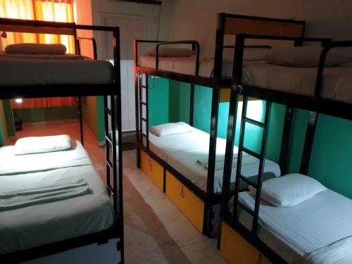 6 bunk beds