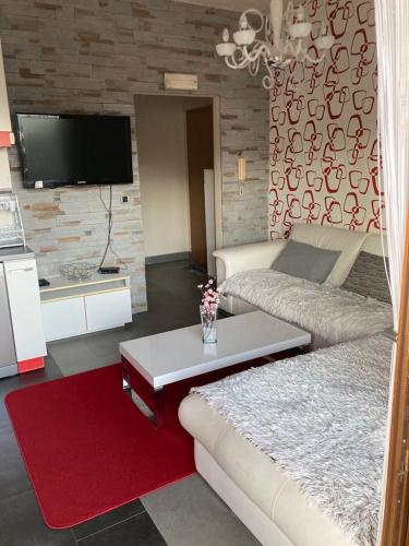 Orizzonte Marino in โอราโฮวัซ